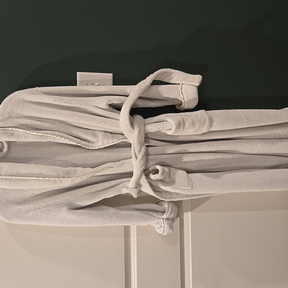 Croft And Barrow Fleece White Robe - Picture 2 of 3